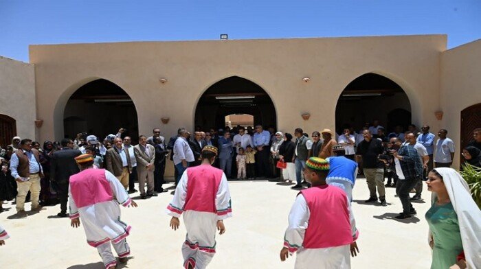 وزير الثقافة ومحافظ أسوان يفتتحان قصر ثقافة أبو سمبل