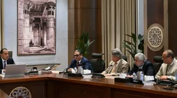 رئيس الوزراء يراقب آخر التطورات المتعلقة بإعداد افتتاح المتحف المصري الكبير.