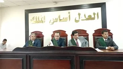 الإعدام لرجل قتل زوجته بـ28 طعنة في الدلنجات بعد رفضها العودة إليه الإعدام لرجل قتل زوجته بـ28 طعنة في الدلنجات بعد رفضها العودة إليه