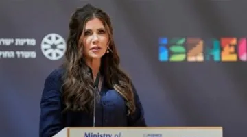 ترامب يُوجه رسالة حاسمة: وزيرة الأمن الداخلي الأمريكية تحذر نتنياهو بوضوح بشأن إيران