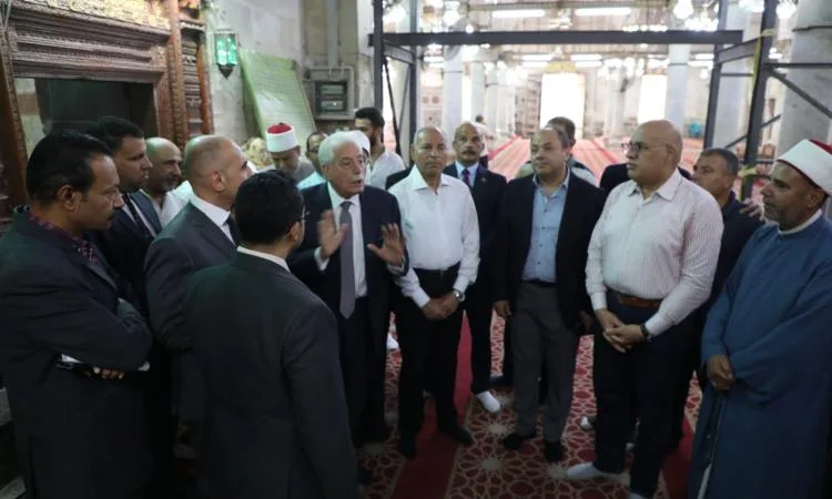 مستشار الرئيس ومحافظ القاهرة يزوران مشروع تطوير مسجد السلطان أبو العلا مستشار الرئيس ومحافظ القاهرة يزوران مشروع تطوير مسجد السلطان أبو العلا