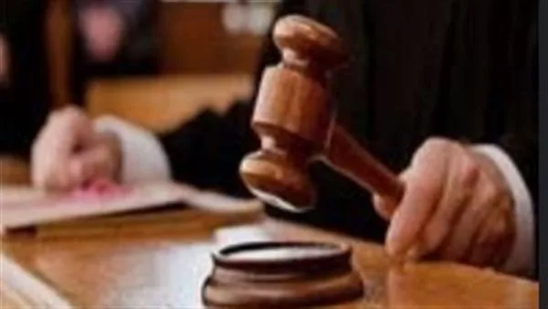 إحالة ملف شخصين إلى المفتي في قضية قتل ابن عمهما بسبب 3 آلاف جنيه في قنا إحالة ملف شخصين إلى المفتي في قضية قتل ابن عمهما بسبب 3 آلاف جنيه في قنا