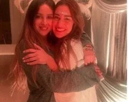 «السعادة قريبة».. أولى الصور من حنة «أمينة خليل»