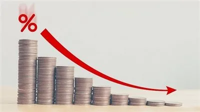 توقعات باستمرار الاتجاه التنازلي لأسعار الفائدة حتى نهاية العام الجاري ومنتصف العام القادم توقعات باستمرار الاتجاه التنازلي لأسعار الفائدة حتى نهاية العام الجاري ومنتصف العام القادم