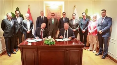 وزير الصحة يشهد توقيع اتفاقية تعاون مع شركة “فيليبس” لدعم الصناعة الوطنية وزير الصحة يشهد توقيع اتفاقية تعاون مع شركة “فيليبس” لدعم الصناعة الوطنية