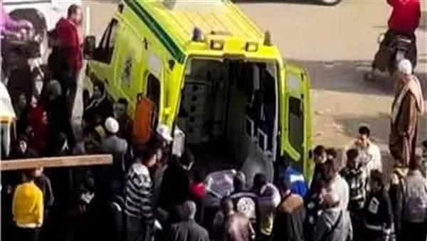 «سقوط لافتة إعلانات يودي بحياة شاب في المنيا» «سقوط لافتة إعلانات يودي بحياة شاب في المنيا»