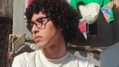تم الإفراج عن الطفل الضحية في حادث المرور من سرايا النيابة بعد الاستماع لشهادته في مشاجرة المقطم. تم الإفراج عن الطفل الضحية في حادث المرور من سرايا النيابة بعد الاستماع لشهادته في مشاجرة المقطم.