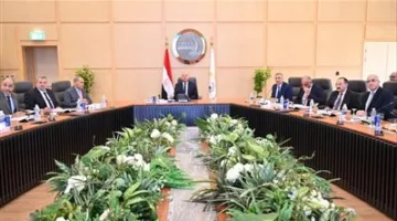 وزير الصناعة والنقل: ضمان إجراء الفحص الفني لكل جرار قبل خروجه من الورش