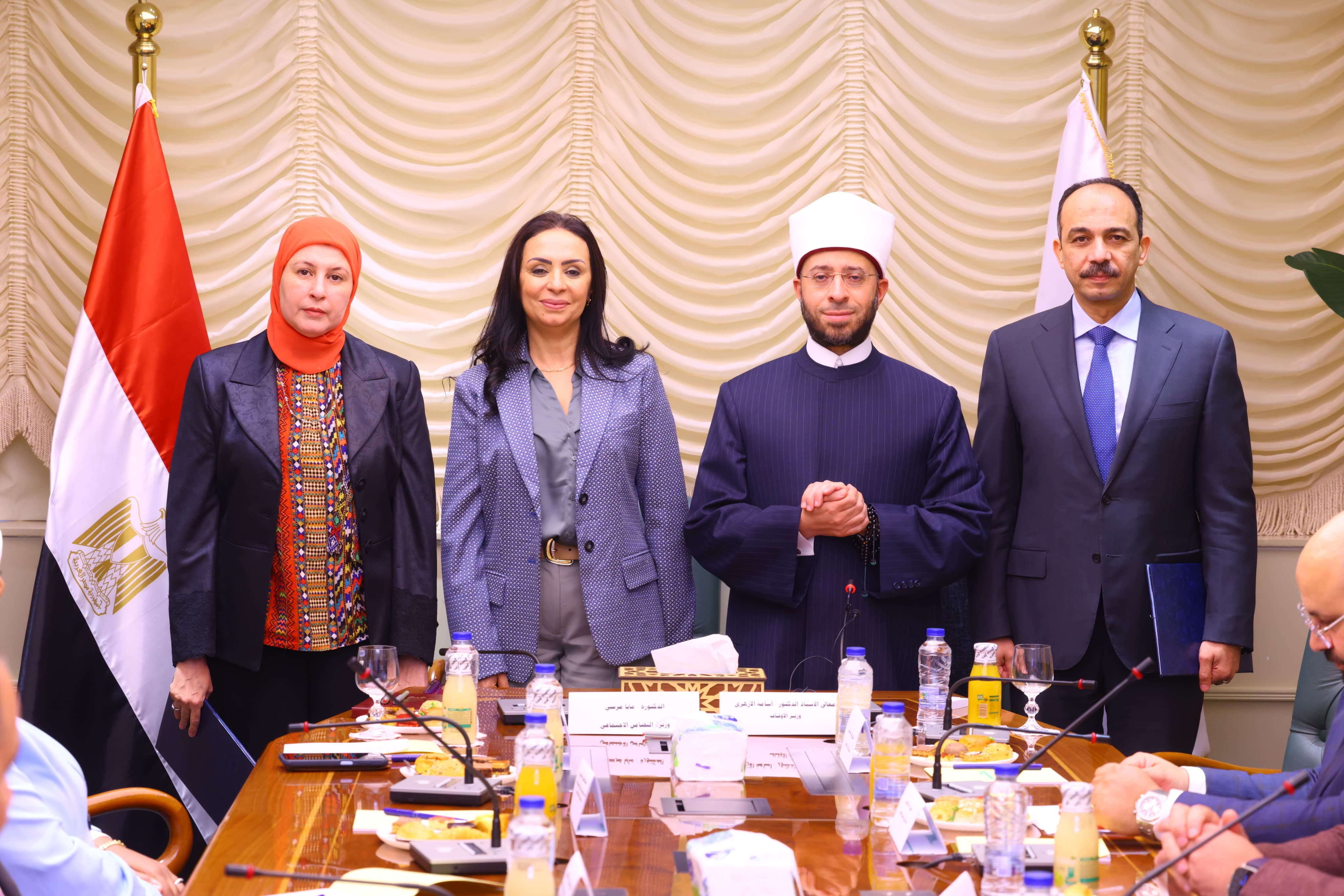 وزيرا الأوقاف والتضامن