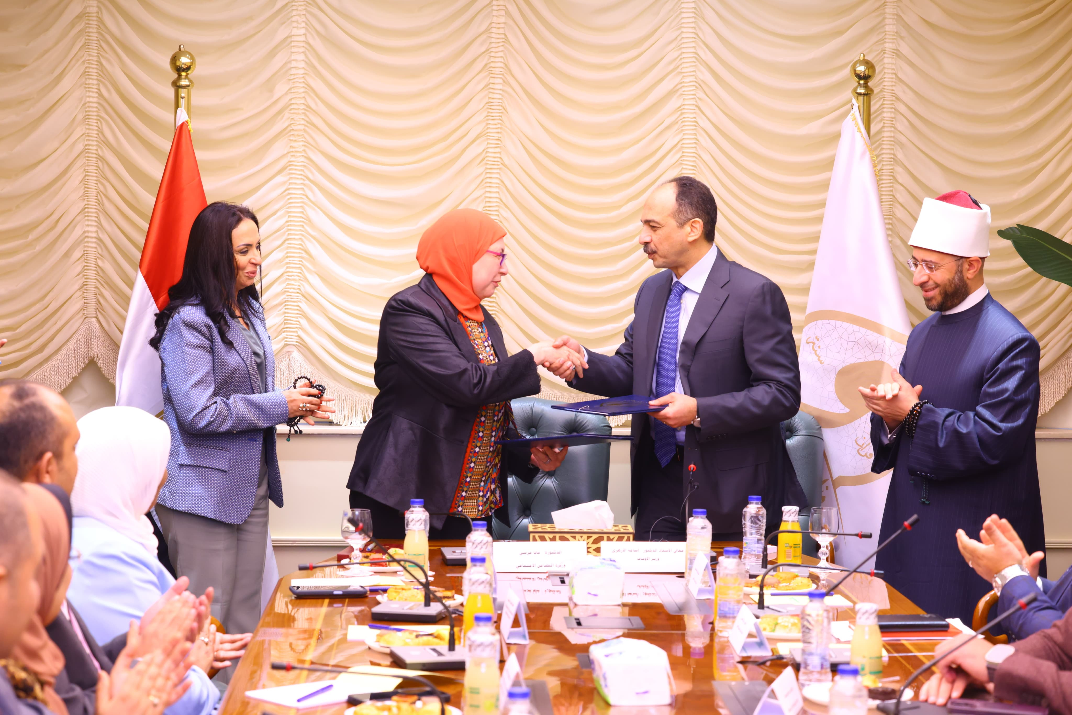 وزيرا الأوقاف والتضامن