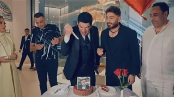 تامر حسني يحيي عيد ميلاد باسم سمرة في السعودية: سيتقطع الكعك!