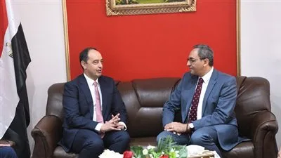 محافظ قنا يقوم بزيارة مركز “عزيمة” ويشارك في حفل تخريج 100 شخص من متعاطي المخدرات المتعافين محافظ قنا يقوم بزيارة مركز “عزيمة” ويشارك في حفل تخريج 100 شخص من متعاطي المخدرات المتعافين
