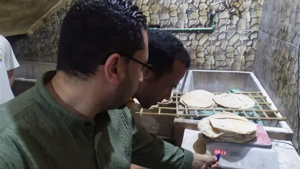 حملة مفاجئة على مخابز مركز قطور تؤدي إلى تحرير 12 محضرًا حملة مفاجئة على مخابز مركز قطور تؤدي إلى تحرير 12 محضرًا