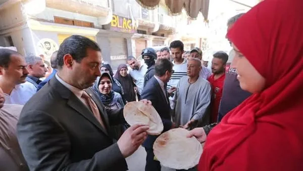 محافظ دمياط يزور مخبزًا آليًا في قرية البراشية ويستمع لاحتياجات السكان محافظ دمياط يزور مخبزًا آليًا في قرية البراشية ويستمع لاحتياجات السكان