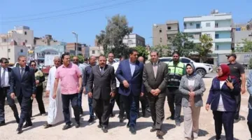 محافظ دمياط يتفقد مشاريع رصف طريق الناصرية ويوجه بسرعة تنفيذ شبكة الصرف الصحي