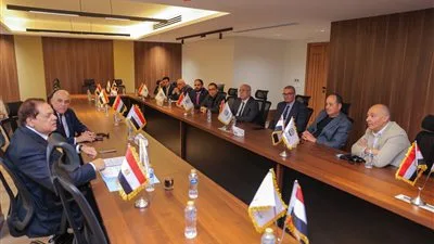 اللجنة الاقتصادية بـ’الجبهة’ تبحث استراتيجيات الأمانات وتعد دراسة لدعم النمو والاستثمار في البلاد اللجنة الاقتصادية بـ’الجبهة’ تبحث استراتيجيات الأمانات وتعد دراسة لدعم النمو والاستثمار في البلاد
