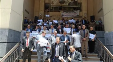 انطلاق الاعتصام الاحتجاجي للمحامين أمام المحاكم الابتدائية رفضًا للرسوم القضائية