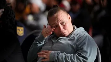 بمقابل 1000 دولار.. امرأة تُسجن مدى الحياة بسبب بيع ابنتها في جنوب أفريقيا