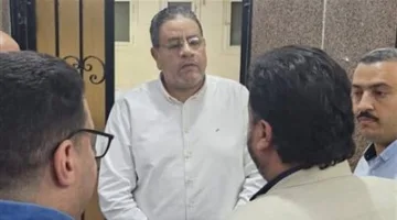 وكيل وزارة الصحة في المنوفية يتفقد حالة مرضى مستشفى قويسنا بعد انقطاع التيار الكهربائي