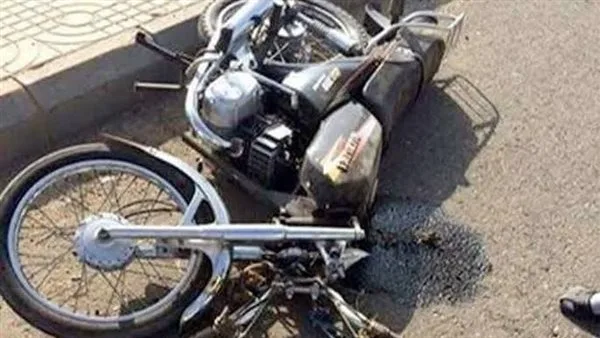 إصابة شخصين، من بينهم ربة منزل، في حادث انقلاب دراجة نارية بمحافظة المنيا