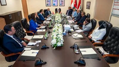 وزير الصناعة يشارك في الاجتماع الدوري للجمعية العامة لشركة الجسر العربي وزير الصناعة يشارك في الاجتماع الدوري للجمعية العامة لشركة الجسر العربي