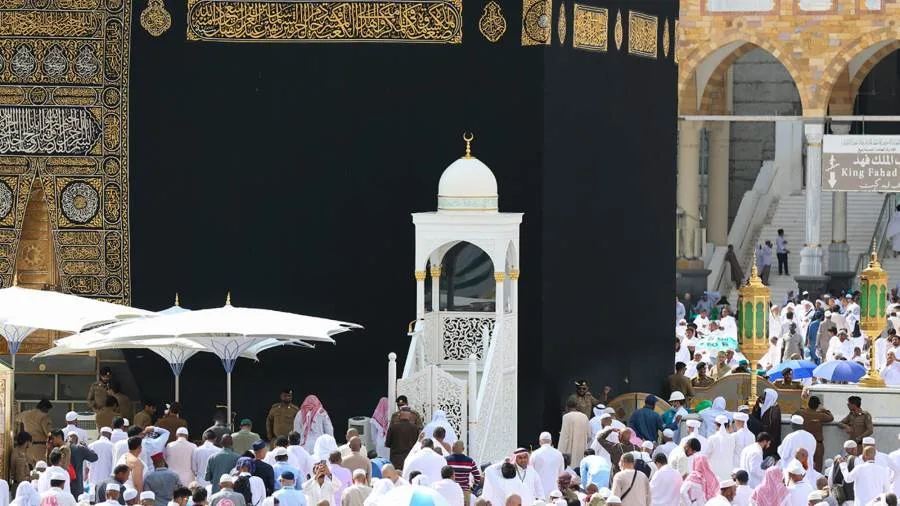 خطبة الجمعة في الحرم المكي: الحج بدون تصريح يُعتبر “انتهاكًا” لحقوق زوار الرحمن خطبة الجمعة في الحرم المكي: الحج بدون تصريح يُعتبر “انتهاكًا” لحقوق زوار الرحمن