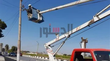 استمرار جهود صيانة وتحسين كفاءة الإنارة العامة في الإسماعيلية