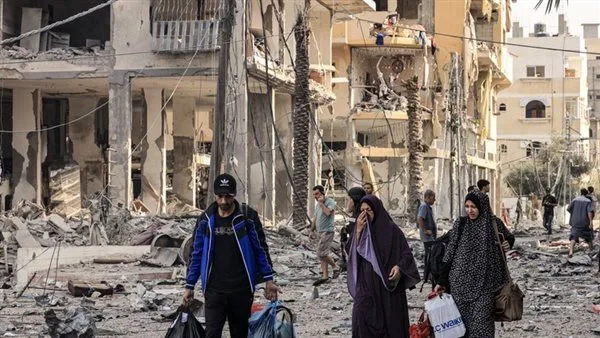 صحفي: إسرائيل تستغل المساعدات كوسيلة للإبادة والتهجير للفلسطينيين. صحفي: إسرائيل تستغل المساعدات كوسيلة للإبادة والتهجير للفلسطينيين.