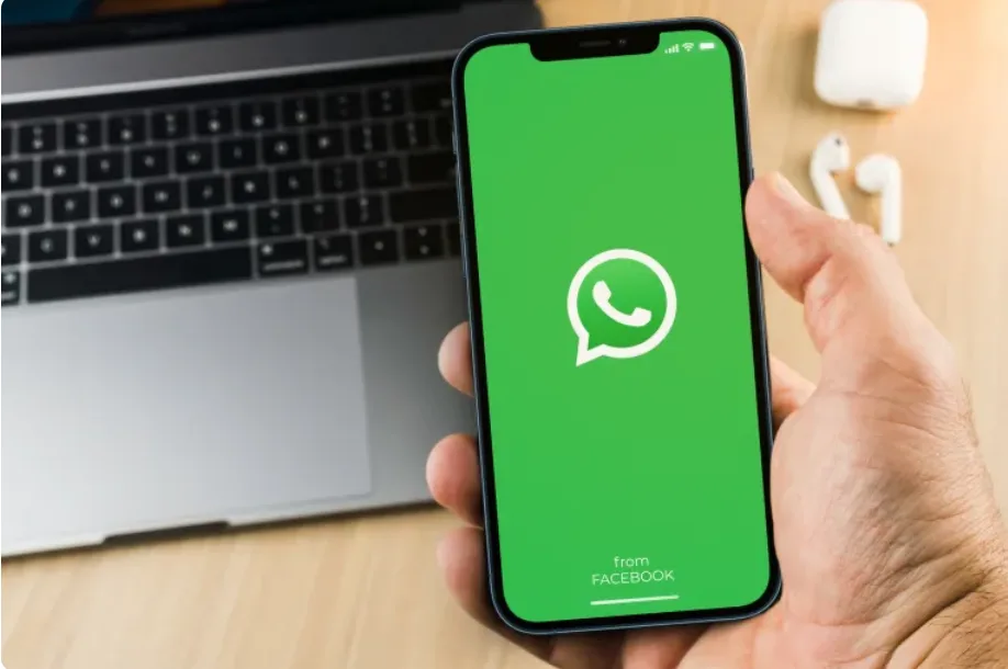 واتساب introduces new tools for customizing and interacting with status updates. واتساب introduces new tools for customizing and interacting with status updates.