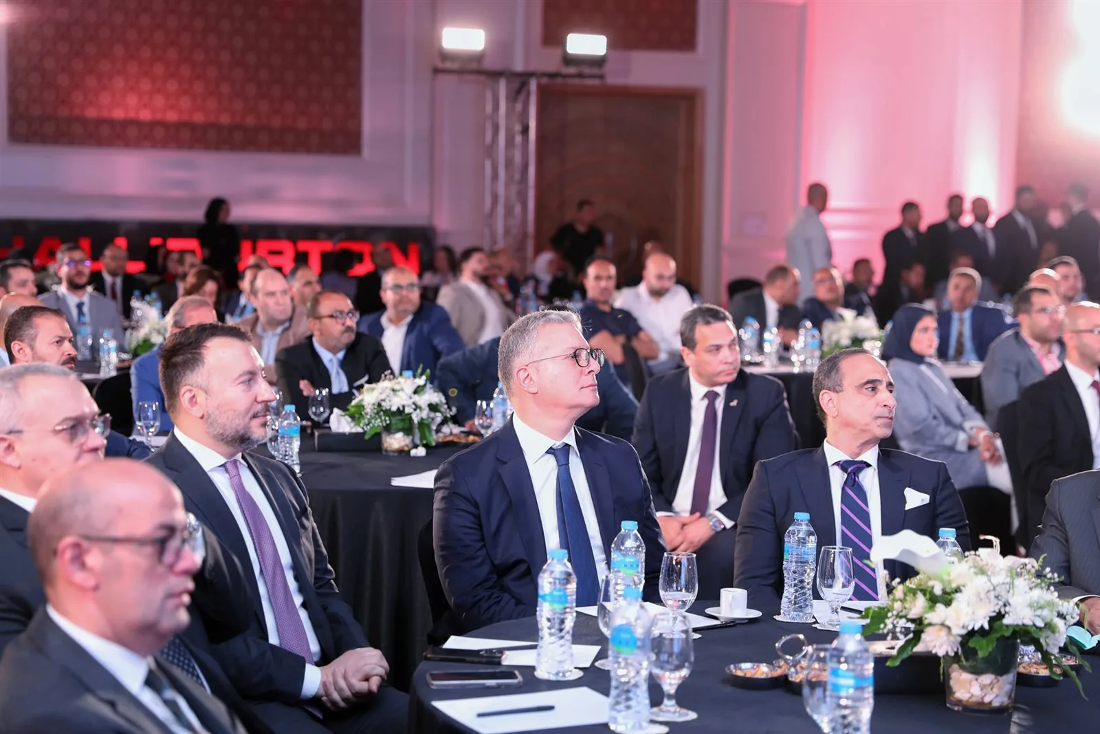 وزير البترول يثني على دور الذكاء الاصطناعي في تحسين كفاءة الإنتاج خلال احتفال هاليبرتون