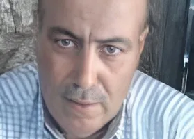 مصطفى معروفي: شيخ يشكل دائرةً