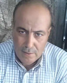 مصطفى معروفي: شيخ يشكل دائرةً مصطفى معروفي: شيخ يشكل دائرةً