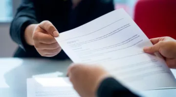 لطلاب المرحلة الثانوية والشباب: 10 تخصصات جامعية تضمن لك فرص العمل في أي مكان حول العالم.