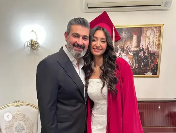 ياسر جلال يحتفل بابنته قدرية بمناسبة تخرجها من المدرسة الثانوية الألمانية: أنا فخور بكِ ياسر جلال يحتفل بابنته قدرية بمناسبة تخرجها من المدرسة الثانوية الألمانية: أنا فخور بكِ
