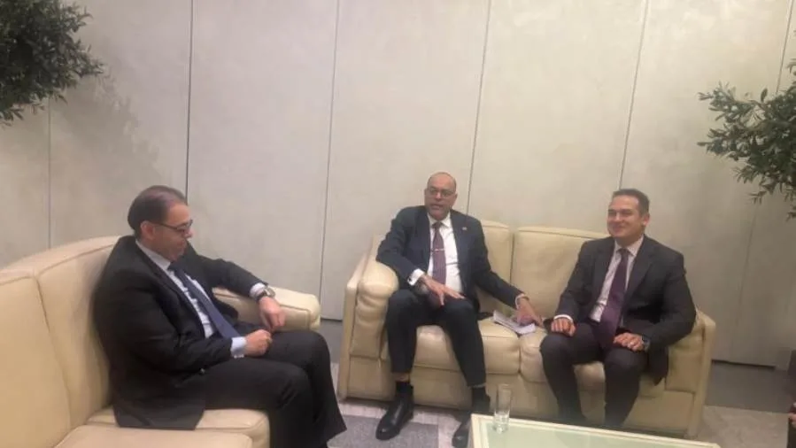 وزير العمل: صربيا حليف استراتيجي لمصر.. ونحن مستعدون لتصدير العمالة المدربة إلى السوق الصربي. وزير العمل: صربيا حليف استراتيجي لمصر.. ونحن مستعدون لتصدير العمالة المدربة إلى السوق الصربي.