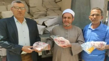 توزيع 2 طن من اللحوم من مشروع صكوك الإطعام على الأسر المحتاجة في الشرقية