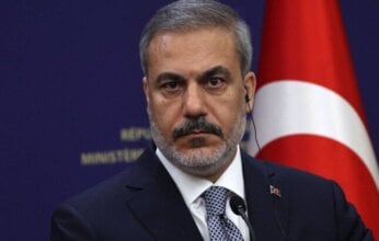 وزير الخارجية التركي من كييف: روسيا وأوكرانيا تريدان وقفا لإطلاق النار