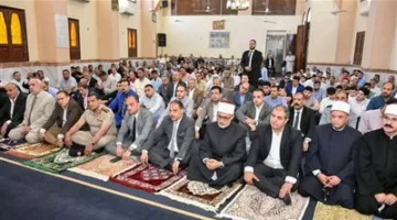 مفتي الجمهورية ورئيس محافظة الشرقية يشاركان في صلاة الجمعة في مسجد الرحمة بقرية أم الزين بالشرقية