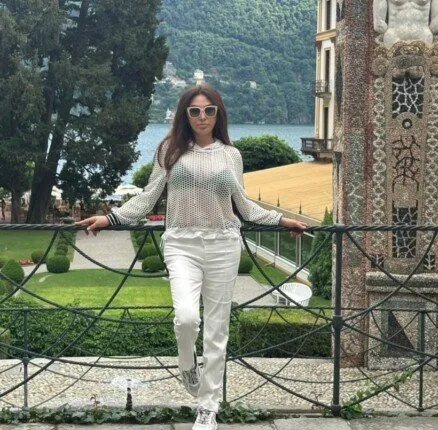 إليسا ترد على إشاعة تعرضها للسرطان بأزياء جريئة من إيطاليا.. ما الذي تغير في مظهرها؟