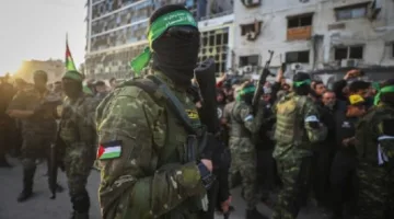 القسام ت veröffentlichte ein Video von der Angriffe ihrer Kämpfer auf eine spezielle Einheit der israelischen Armee, die im Osten von Rafah im südlichen Gazastreifen tätig ist.