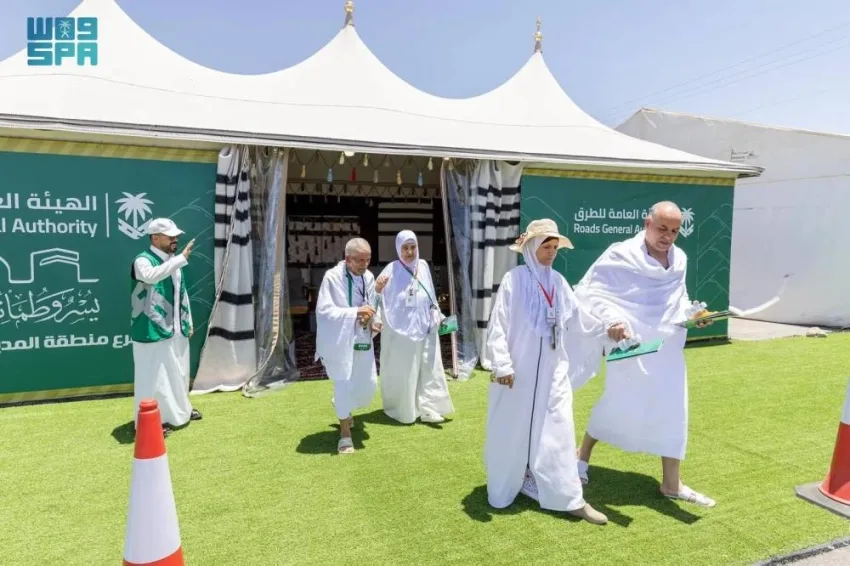 خيمة الطريق تقدم خدماتها للحجاج على درب الهجرة خيمة الطريق تقدم خدماتها للحجاج على درب الهجرة