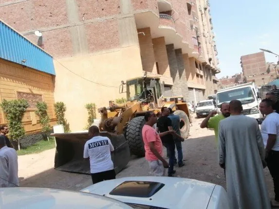 استجابة فورية: حملة موسعة لإزالة التعديات في شارع 135 بحي غرب شبرا الخيمة
