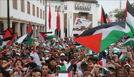 آلاف المغاربة يعارضون خطة إسرائيل لترحيل الفلسطينيين. آلاف المغاربة يعارضون خطة إسرائيل لترحيل الفلسطينيين.
