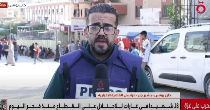 بشير جبر: ارتفاع عدد شهداء خان يونس إلى 45 بعد مجزرة المواصي منذ الصباح بشير جبر: ارتفاع عدد شهداء خان يونس إلى 45 بعد مجزرة المواصي منذ الصباح