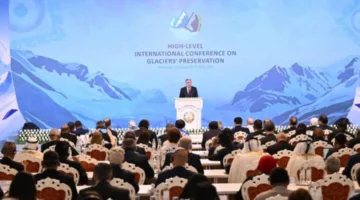 الرئيس الطاجيكي ي inaugurate المؤتمر الدولي لحماية الأنهار الجليدية