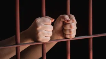 احتجاز المتهمة بقتله داخل شقتها في شارع الهرم