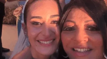 زفاف أمينة خليل: لحظات مؤثرة ووالدها يذرف الدموع من الفرح، وهالة صدقي تعانقها بحب