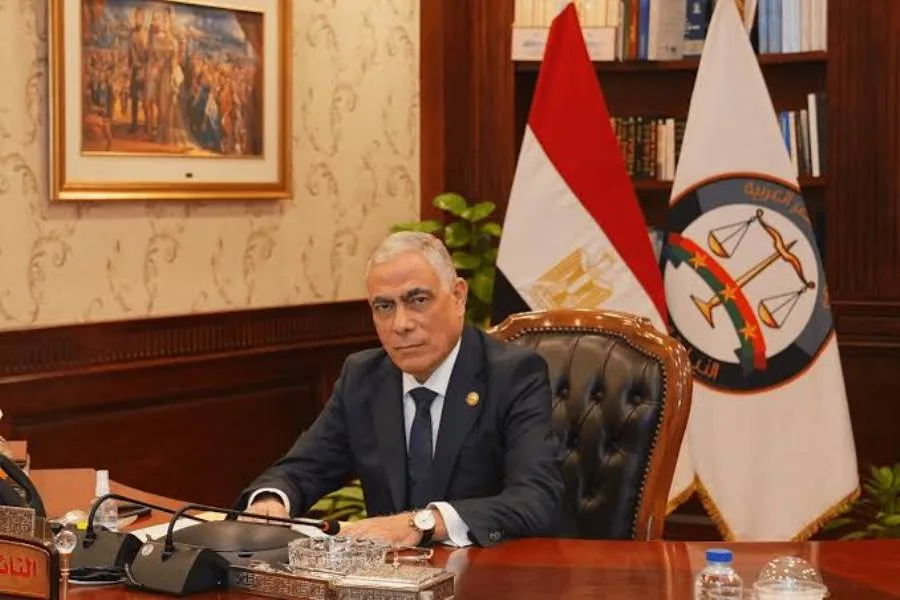 المستشار محمد شوقي يعبّر عن حزنه لوفاة وكيل النائب العام المستشار محمد شوقي يعبّر عن حزنه لوفاة وكيل النائب العام