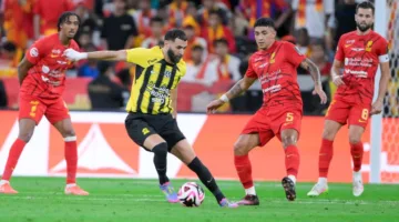 الاتحاد يتوج بلقب كأس الملك السعودي بعد انتصاره على القادسية بثلاثة أهداف، ويحقق ثنائية الموسم لأول مرة في تاريخه.