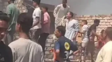 سكان قرية النجاجرة في كوم أمبو بأسوان يداهمون مركزًا لتجارة المخدرات ويقومون بإحراقه